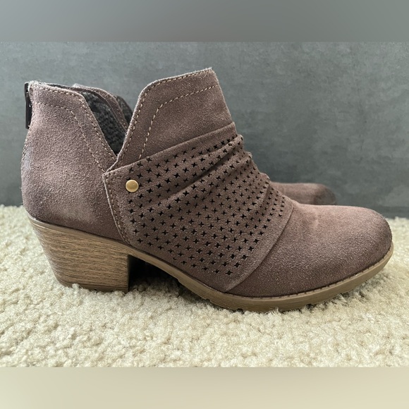 Earth Origins Amanda Brown Suede Bootie Size 7 - Picture 1 of 10